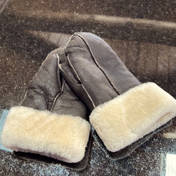 overland sheepskin company Accessories Overland Sheepskin Co Womens